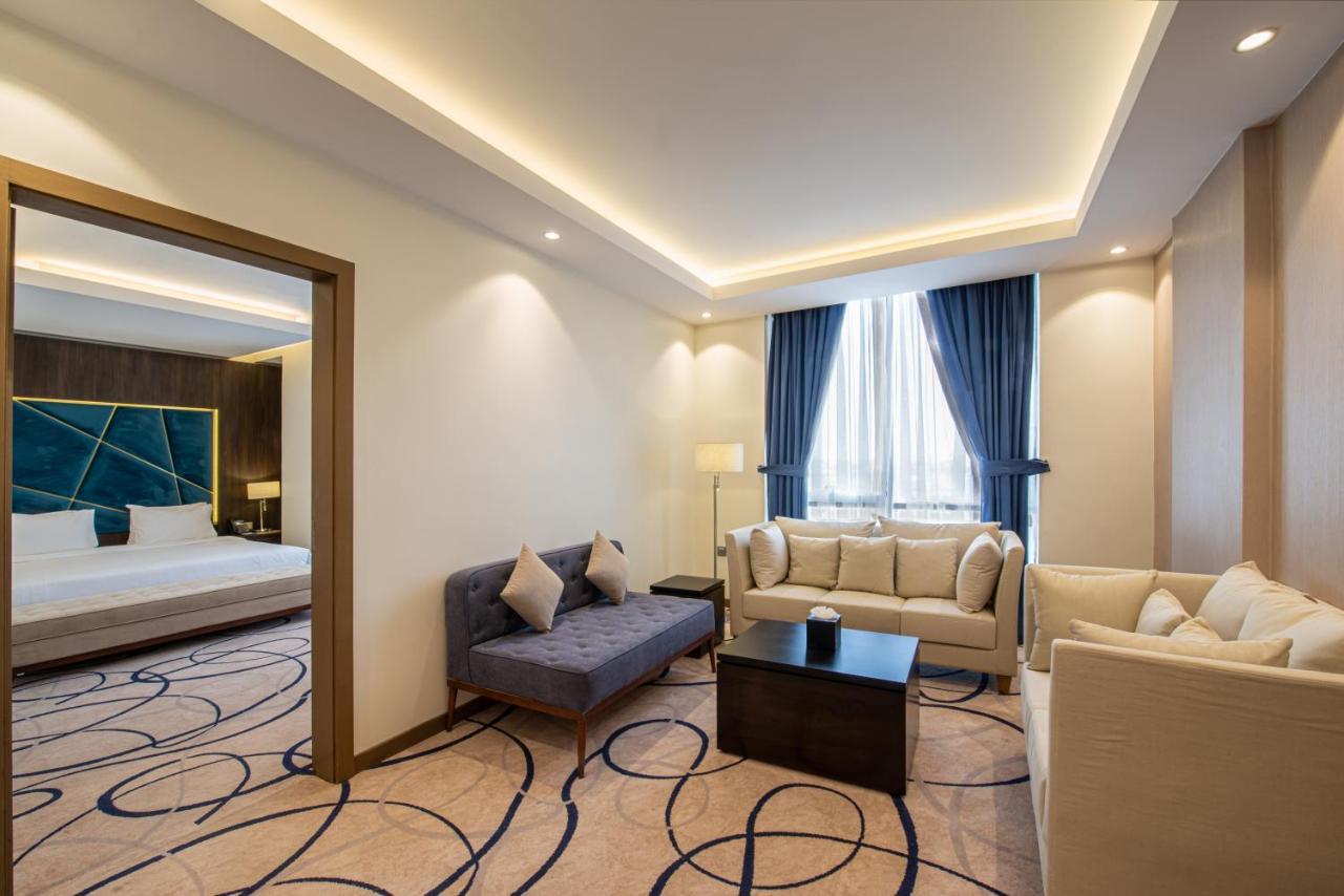 Warwick Riyadh Al Wezarat Exterior photo