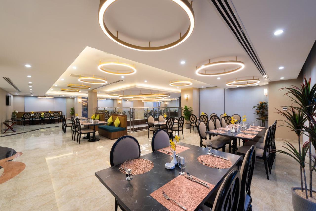 Warwick Riyadh Al Wezarat Exterior photo
