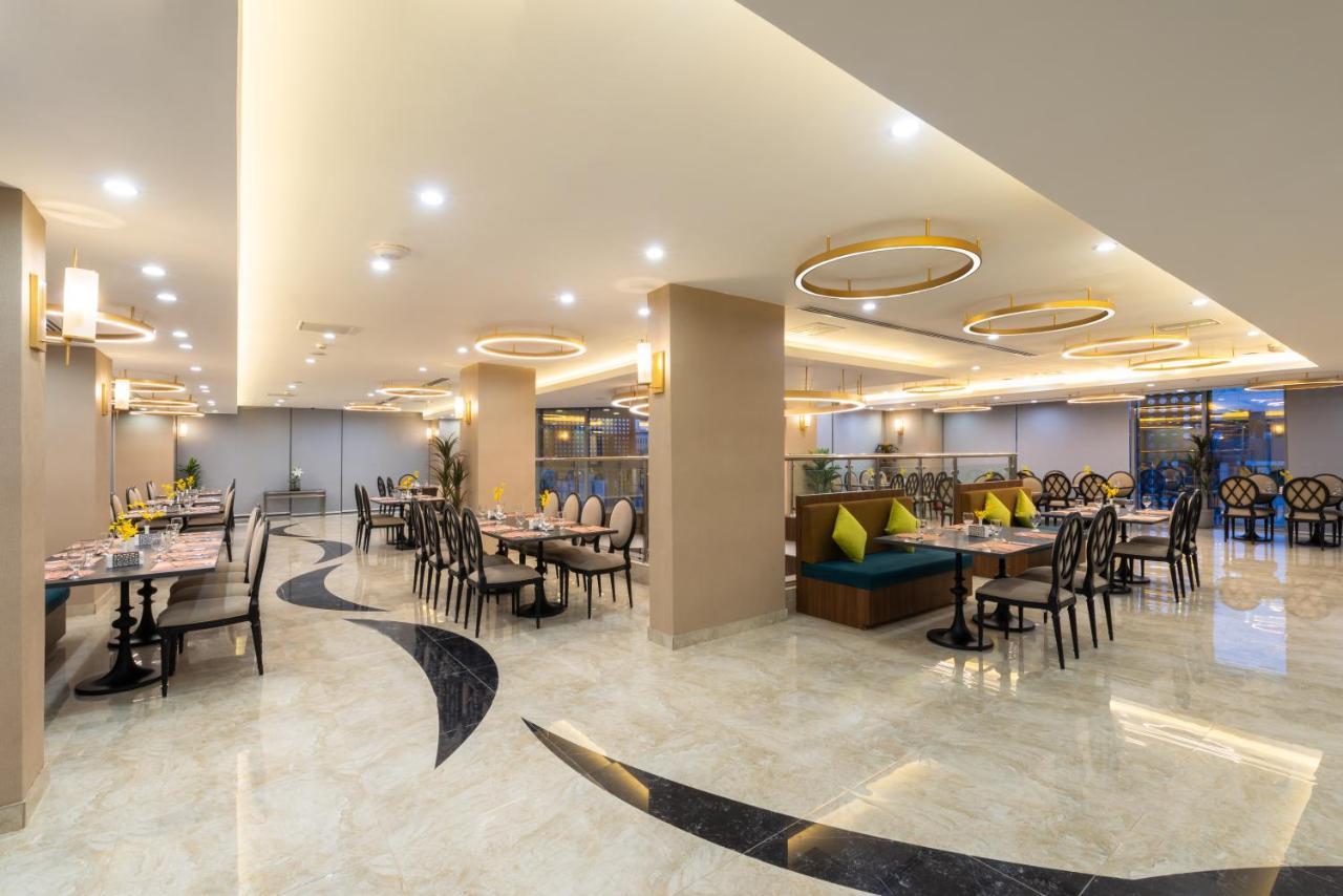 Warwick Riyadh Al Wezarat Exterior photo